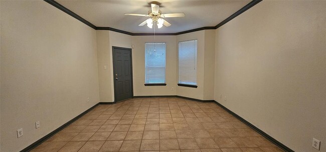 Building Photo - 18411 Autumn Park Dr