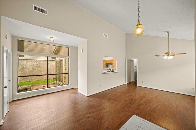 Building Photo - 3409 Meadway Dr