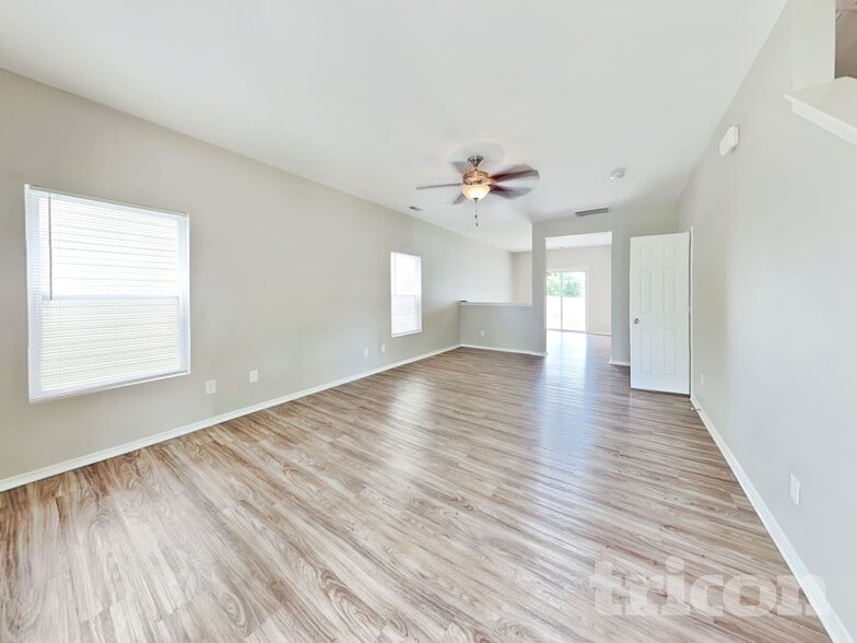 Building Photo - 969 Willow Creek Dr