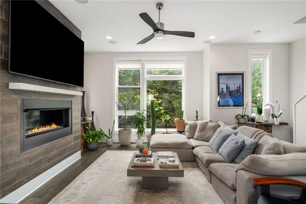 Building Photo - 52 Reynolds Square Ln