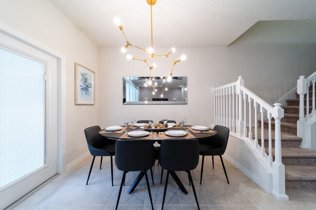 Building Photo - 2422 Dubai St