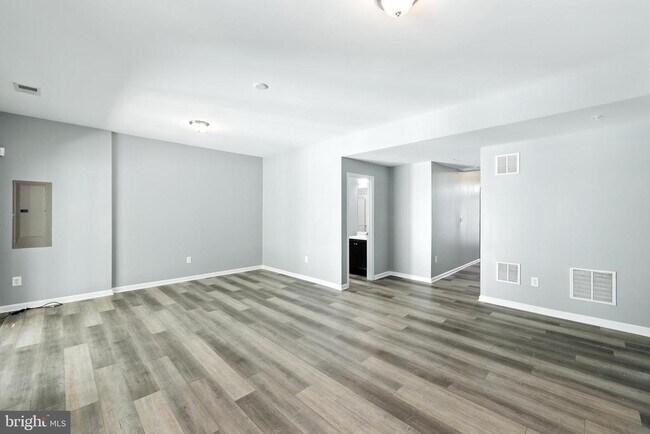 Building Photo - 4905 Forest Pines Dr