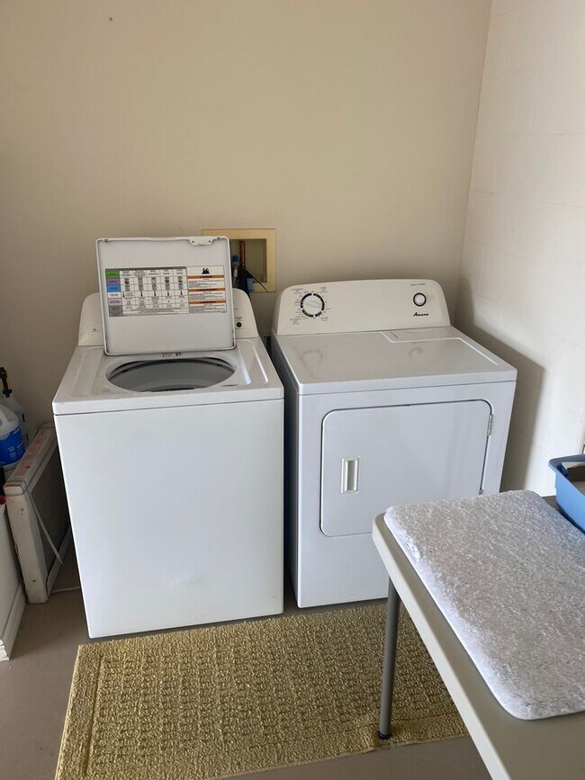 Building Photo - Beautiful Fully Furnished, SEASONAL RENTAL, Courtyard Villa In the Cottages at Summerchase