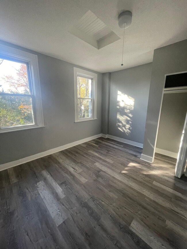 Building Photo - 645 Dumbarton Ave