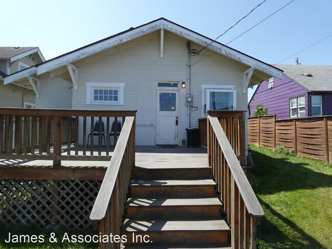 Building Photo - 3 br, 1 bath House - 221 W 9th Street