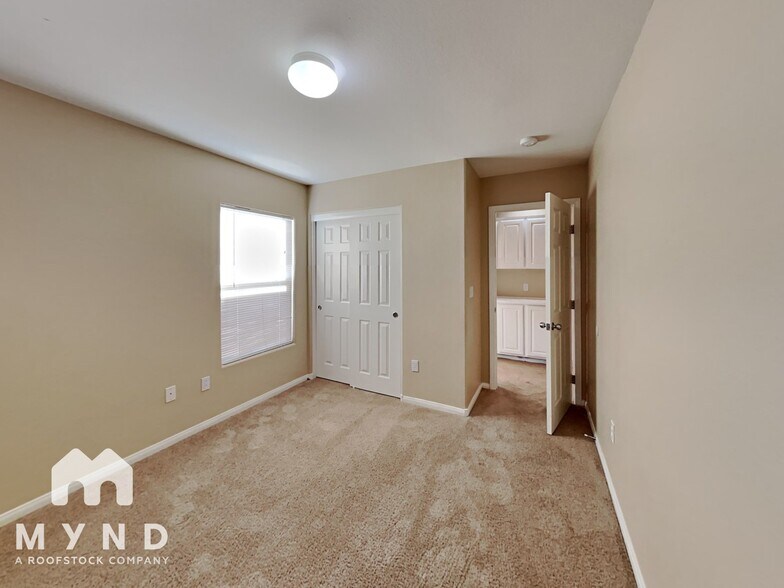 Building Photo - 10637 Chestnut Timber Ct