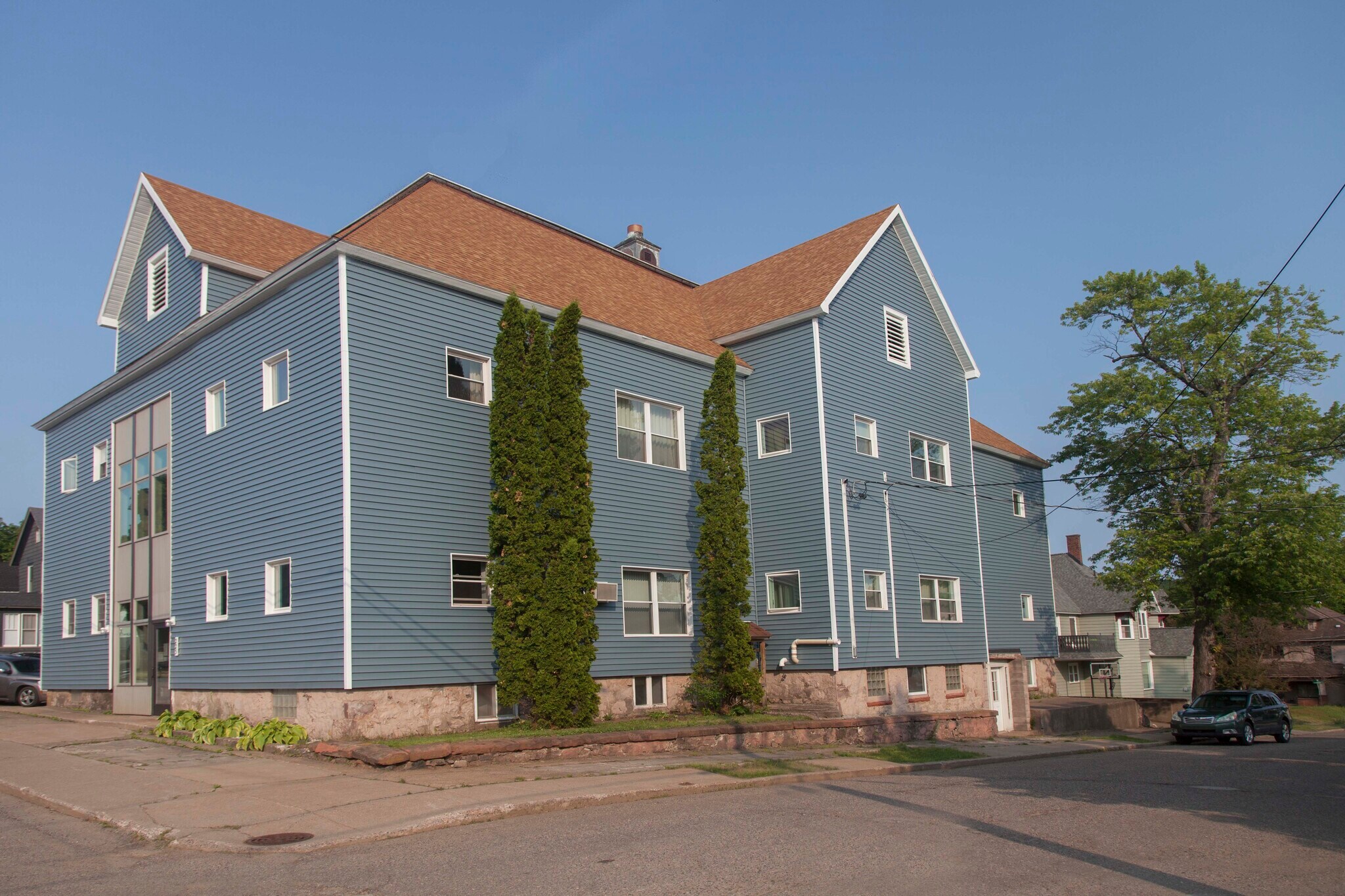 Building Photo - 223 W Ridge St