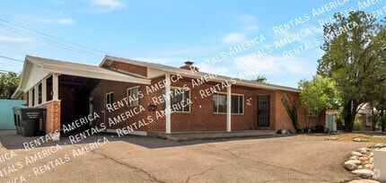 Building Photo - 2212 E La Mirada St