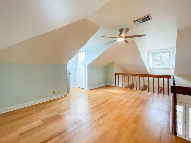 Building Photo - Charming Condo in Historic San Marco with River Views