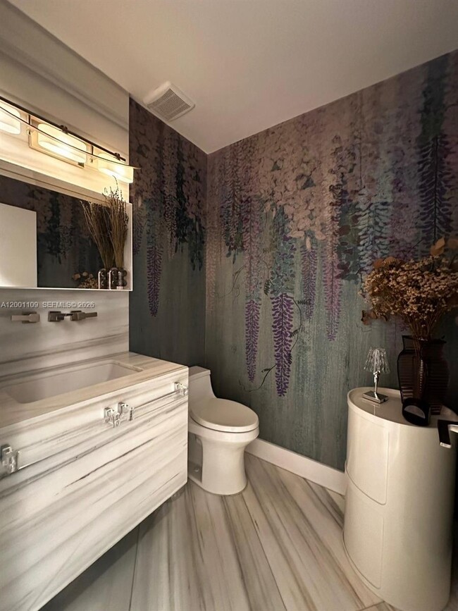 Building Photo - 223 NW 129th Ave