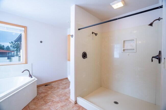 Building Photo - 10809 N McLaughlin Rd