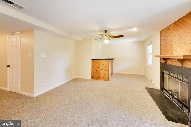Building Photo - 4 Earth Star Ct