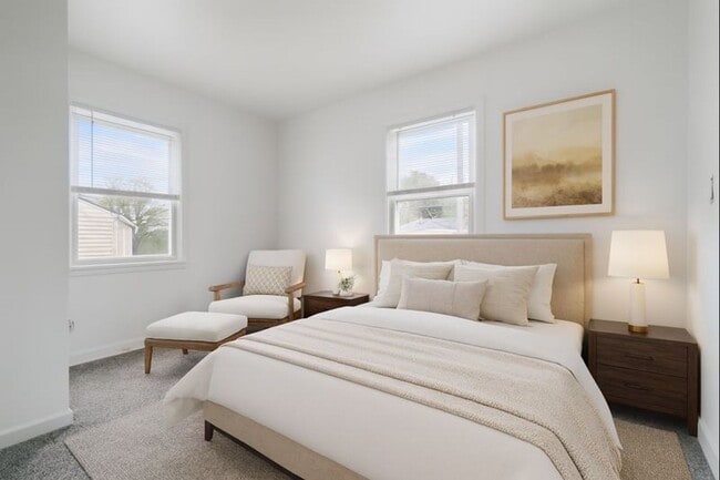 Building Photo - Secure this 4BR Townhouse today!