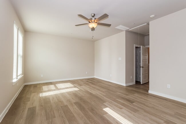 Building Photo - 18342 W Centro Cir
