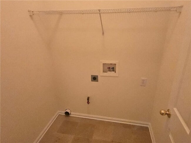 Building Photo - 2206 Creekway Dr