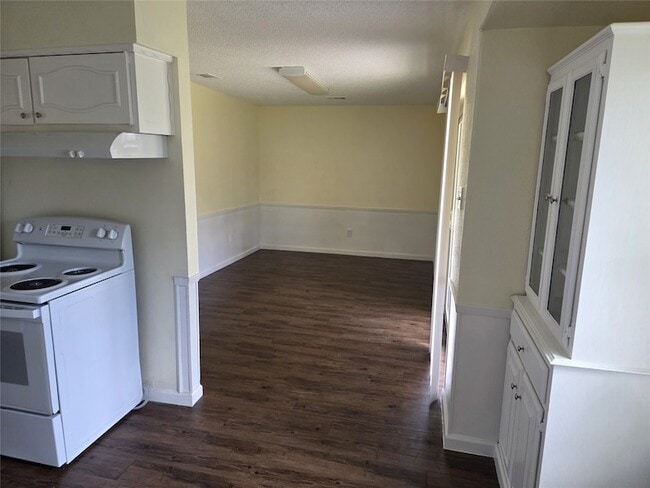 Building Photo - 2502 Coulee St