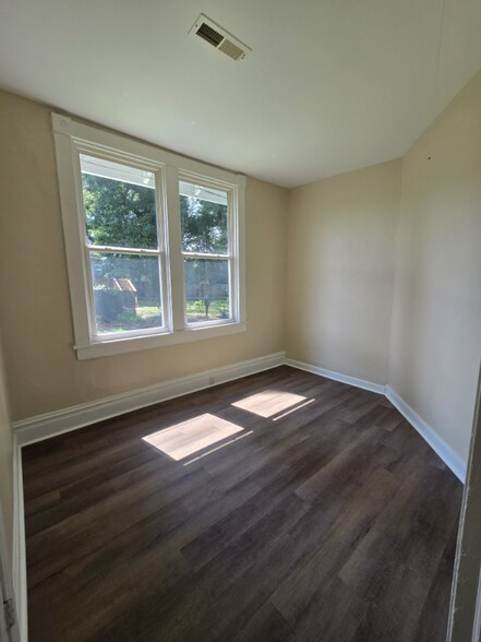 Building Photo - 2513 Haden Ave