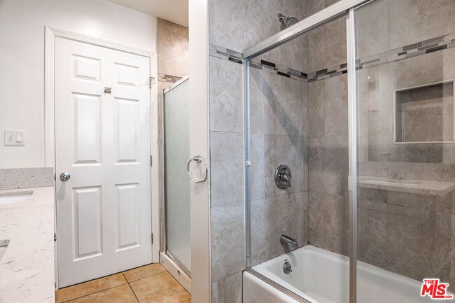 Building Photo - 1112 Ocean Park Blvd