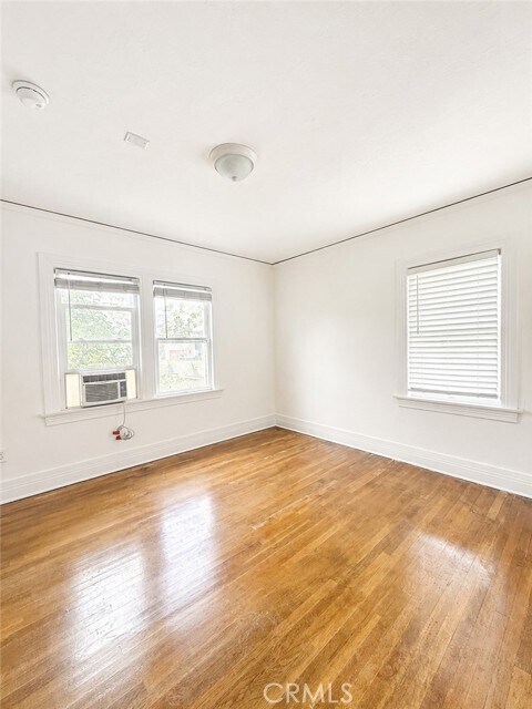 Building Photo - 1308 S Van Ness Ave