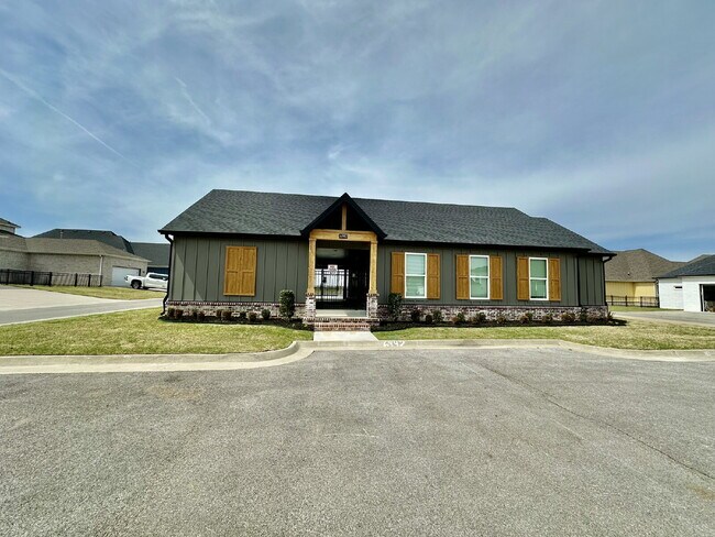 Building Photo - 6747 Winterwood Ave