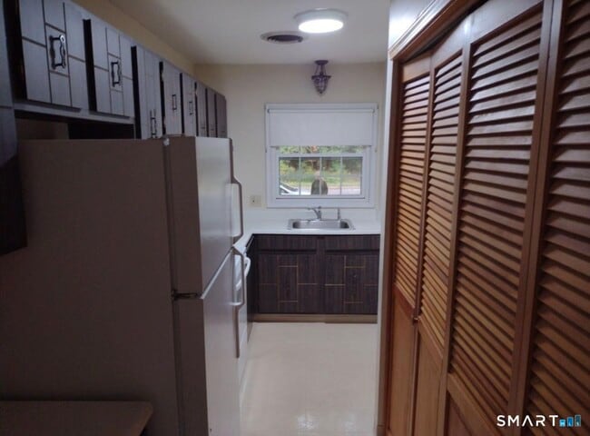 Building Photo - 171 Kinney St