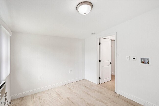 Building Photo - 89 Cabana Ave