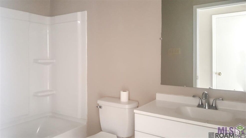 Building Photo - 402 Lee Dr