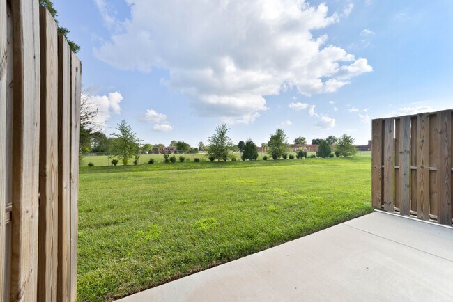 Building Photo - 204 Drayton Dr