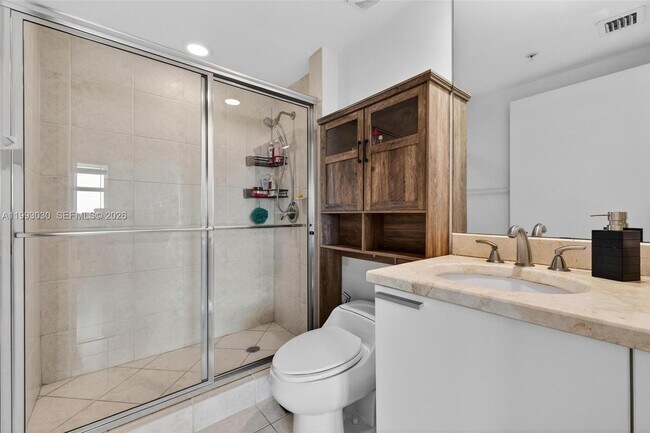 Building Photo - 15051 Royal Oaks Ln