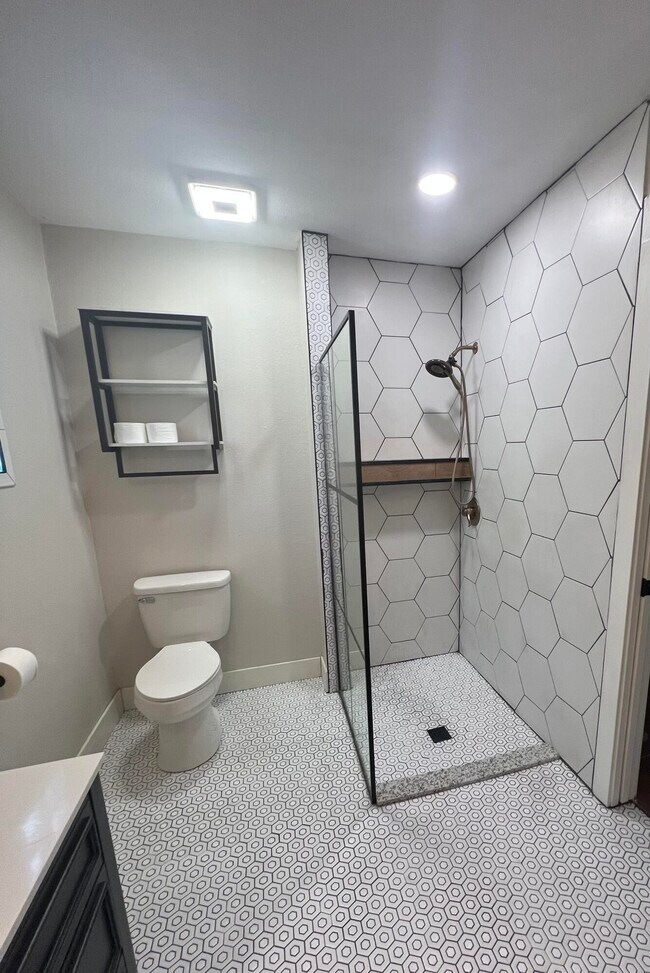 Building Photo - 2518 25th St