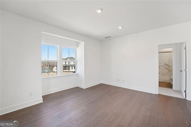 Building Photo - 2815 Medford Dr