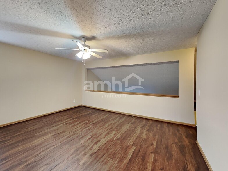 Building Photo - 1840 Pine Grove Pl