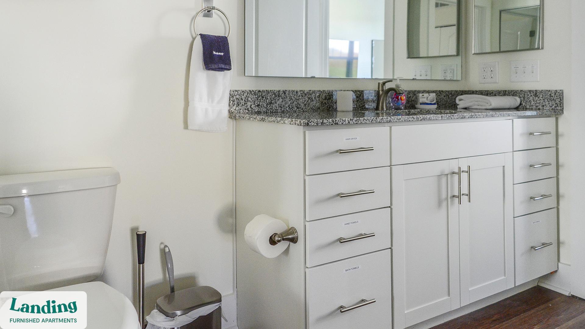 Building Photo - 901 Kelly Green Ln