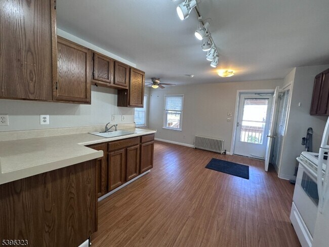 Building Photo - 376 S Main St