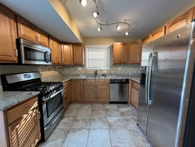 Building Photo - 12 Wild Rose Ct