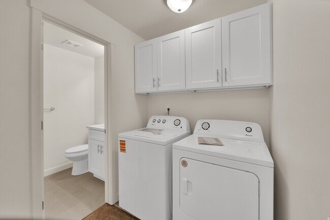 Building Photo - 7873 S Chadbourne Dr