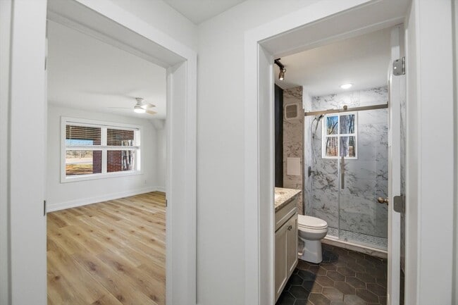 Building Photo - 2113 W Madison Ave