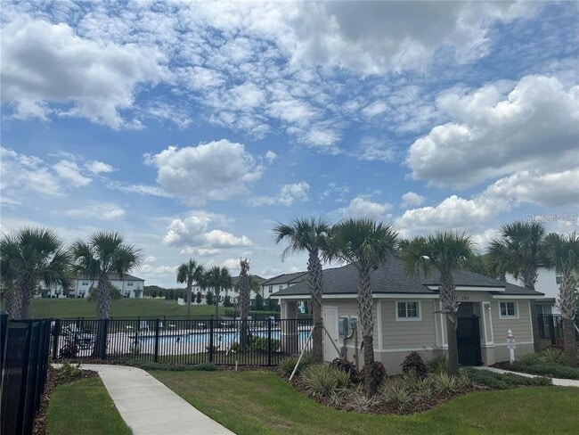 Building Photo - 497 Madison Dr