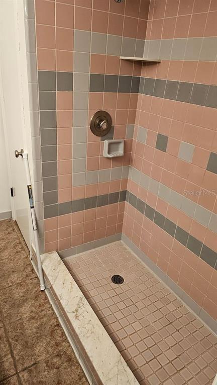 Building Photo - 372 E Beach St