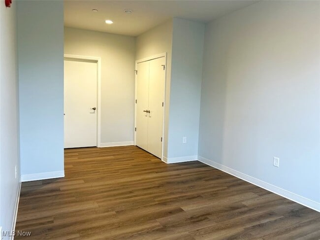 Building Photo - 203 Park Dr