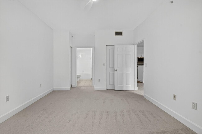 Building Photo - 630 S Sapodilla Ave