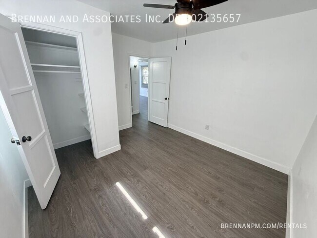 Building Photo - 456 Davidson-#B