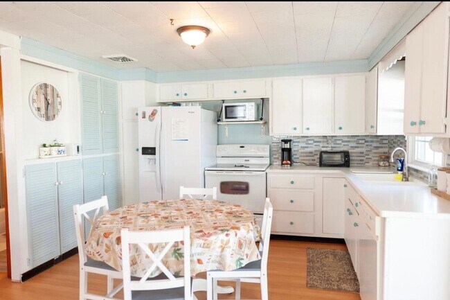 Building Photo - 226 Ocean Blvd