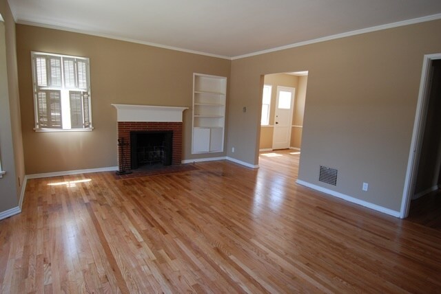 Building Photo - 1267 Devon Ave