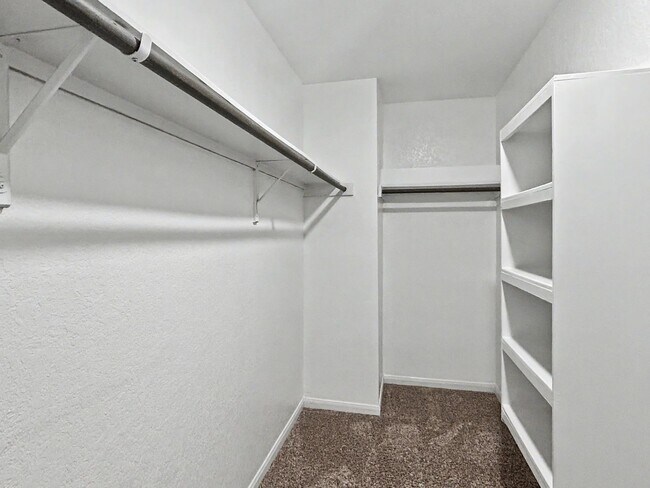 Building Photo - Spacious 4-Bedroom w/ Loft - Far West San Antonio