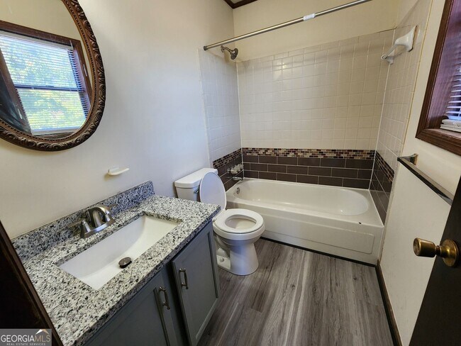 Building Photo - 5282 Station Cir