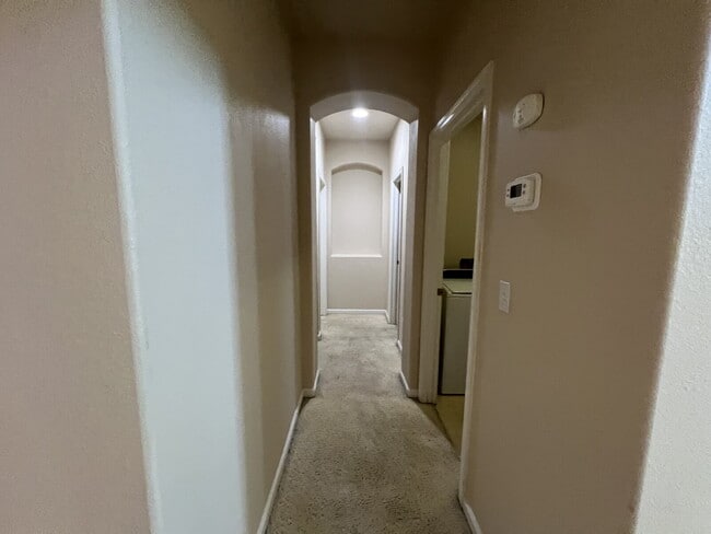 Building Photo - "Spacious 4-Bedroom Haven in Merced with 3 Full Baths & Elegant Granite Countertops!"