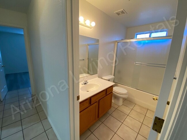 Building Photo - TRUC3490