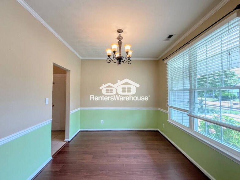Building Photo - 2116 Kingsley Ln