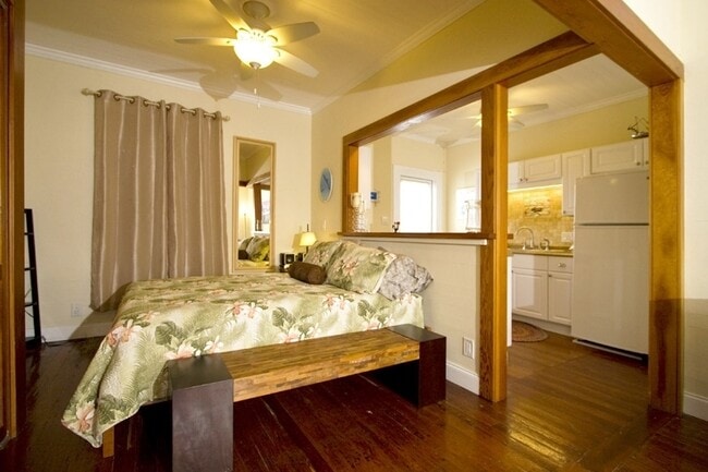 Building Photo - Furnished Studio Apartment in Old Town